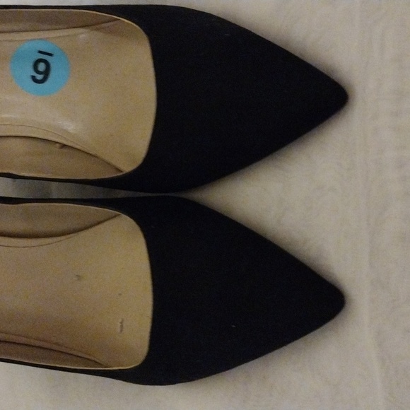 Marc Fisher black suede block heels - Picture 2 of 10